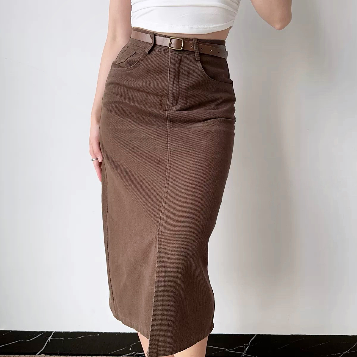 American Vintage High-Waisted Split Front Slim Straight Denim Midi Skirt for Women - 90s Inspired Fashion Essential