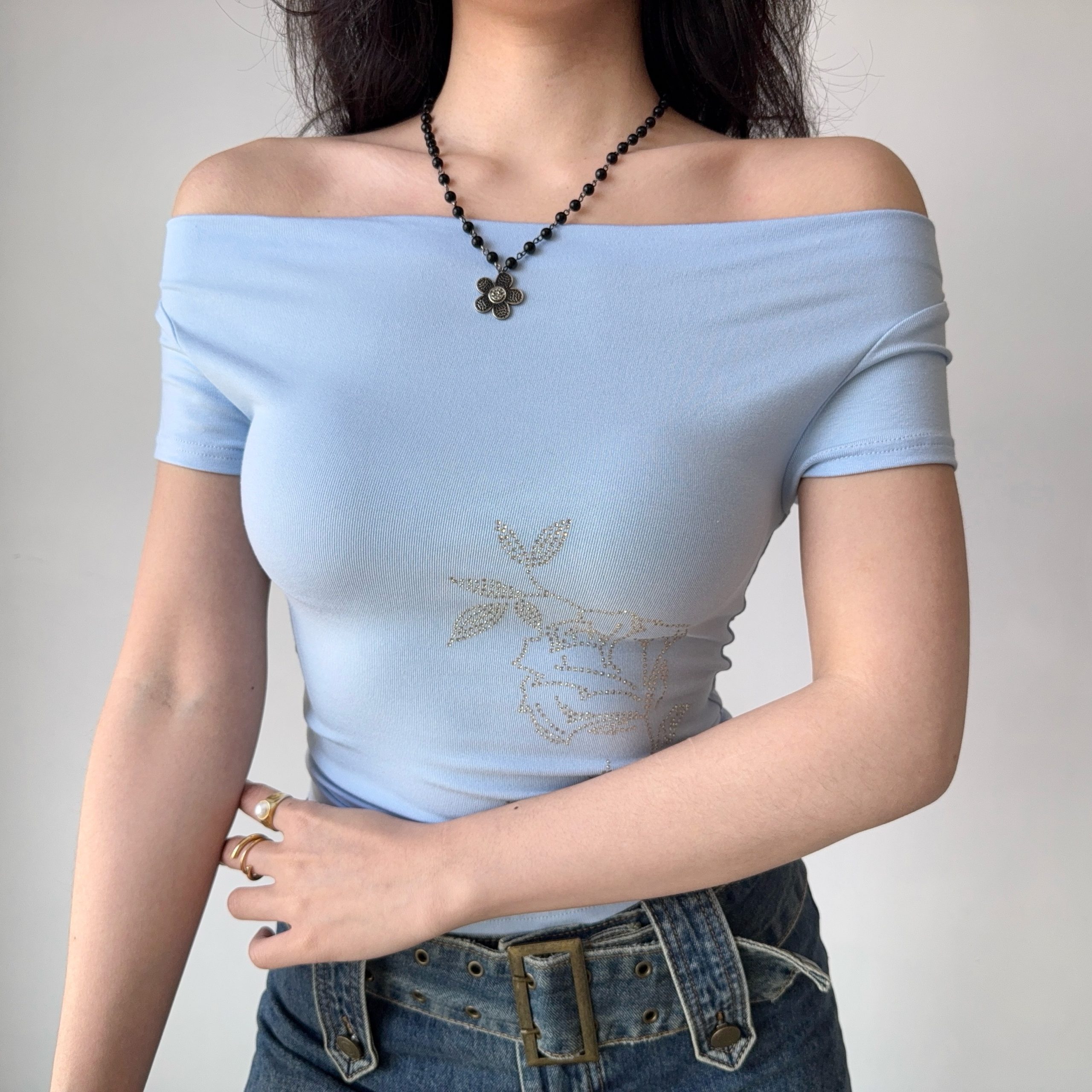 American Vintage Rhinestone Off-Shoulder Short Sleeve T-Shirt for Women - Summer Slim Fit Sexy Top in 90s Style