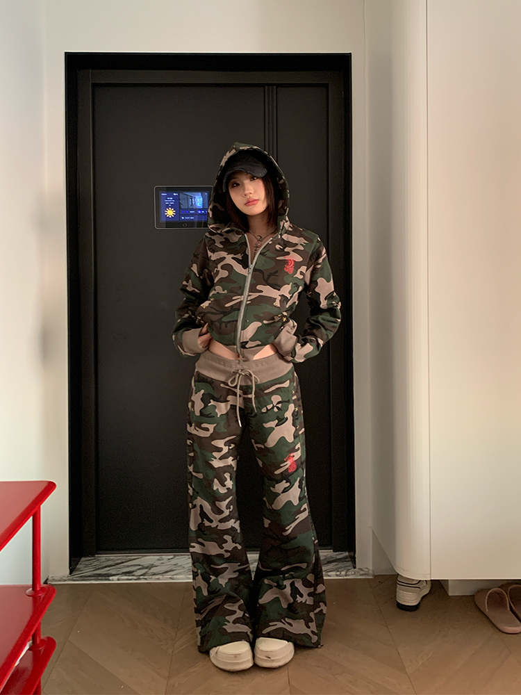 Color-Block Camouflage Hoodie & Slim-Fit Long Pants Two-Piece Set for Women - Vintage Style Sportswear Outfit