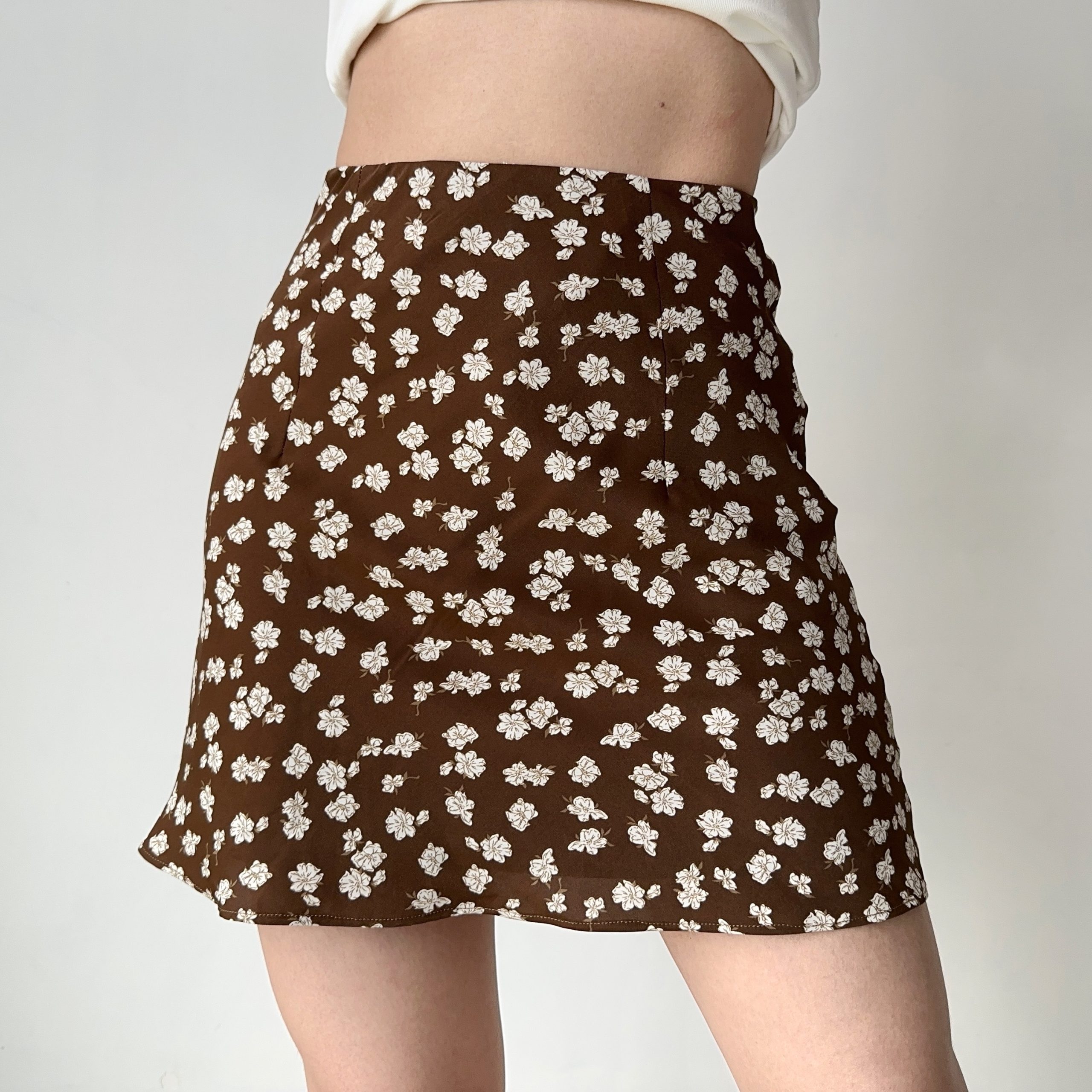 DIY American Vintage Small Floral High-Waisted A-Line Short Skirt - Retro Style for 90s & Y2K Fashion Lovers