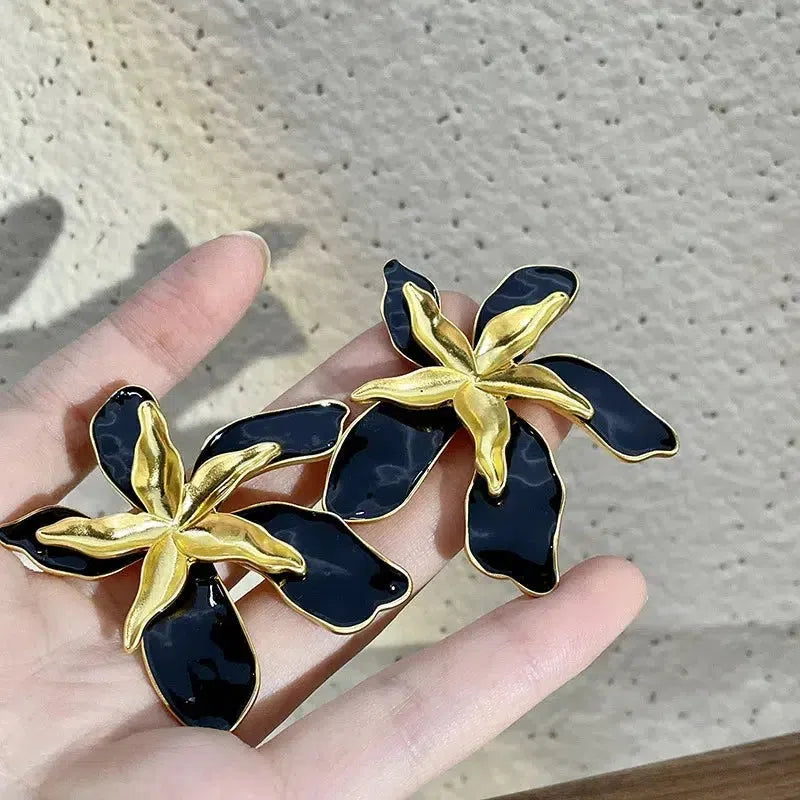 Flower Gold Stud Earrings Flower Gold Stud Earrings