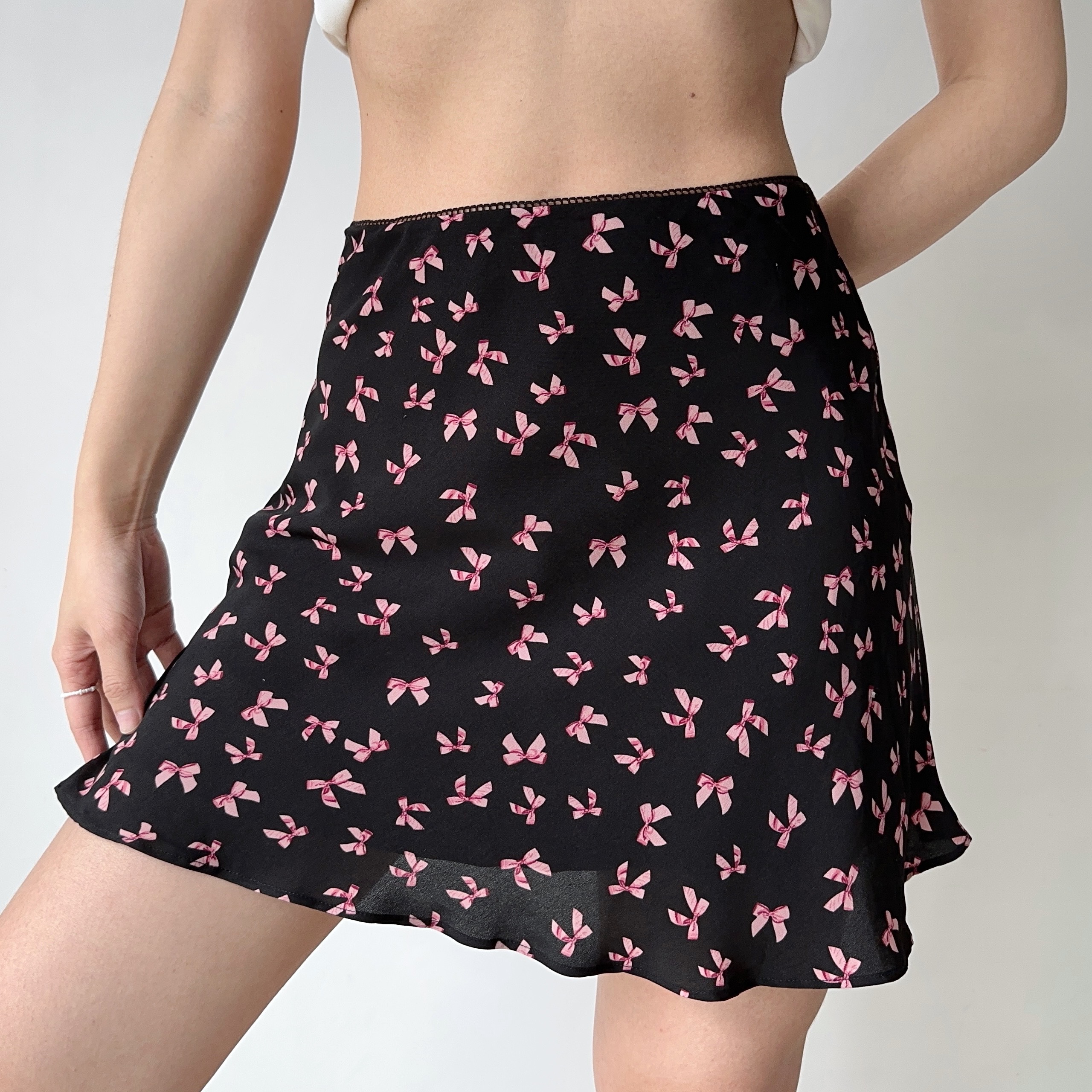 French Vintage Bow Print A-line Skirt for Women - Slim Fit Short Skirt with Y2K Style French Vintage Bow Print A-line Skirt for Women - Slim Fit Short Skirt with Y2K Style