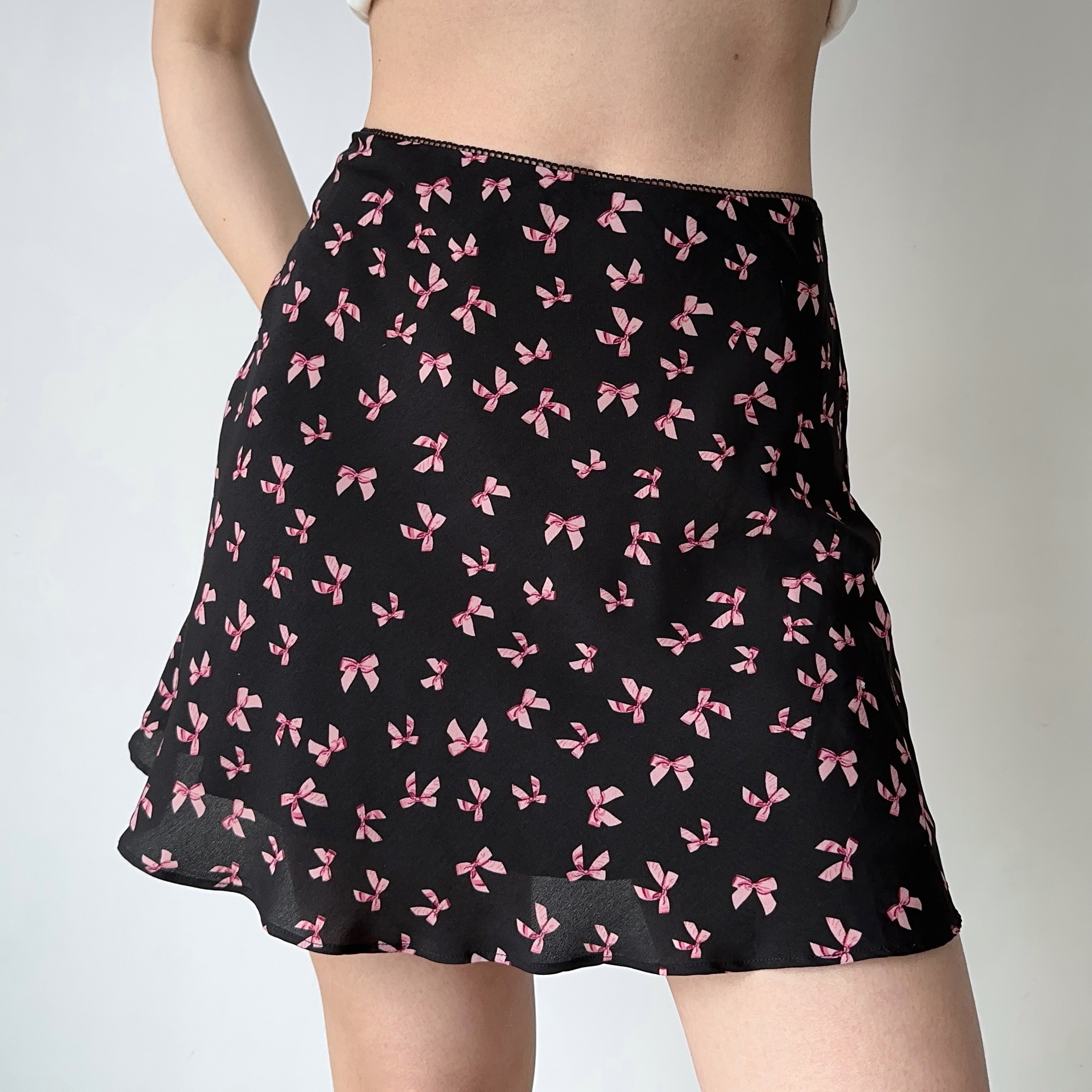French Vintage Bow Print A-line Skirt for Women - Slim Fit Short Skirt with Y2K Style French Vintage Bow Print A-line Skirt for Women - Slim Fit Short Skirt with Y2K Style