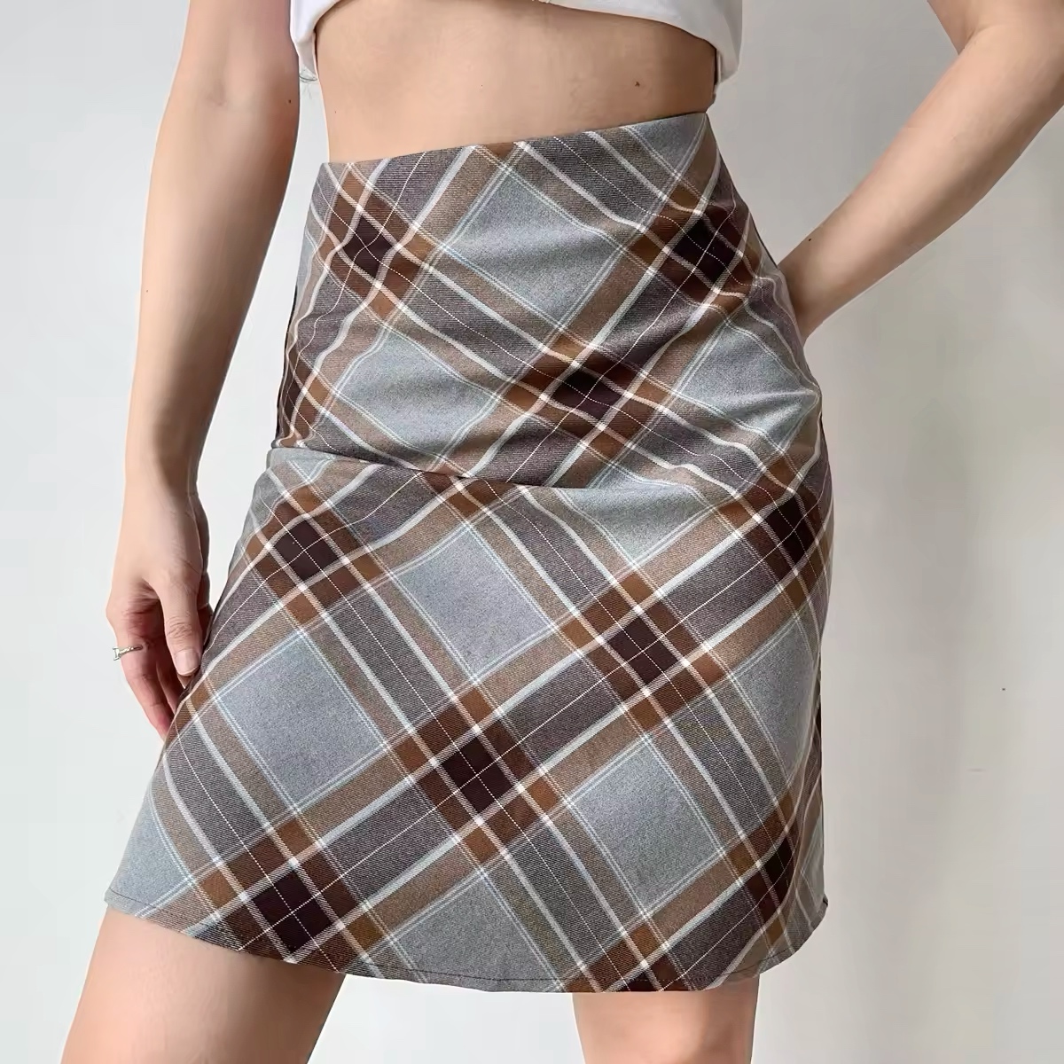 High-Waisted Color-Blocking Plaid A-Line Skirt for Women - Retro European American Style Short Bodycon Fashion
