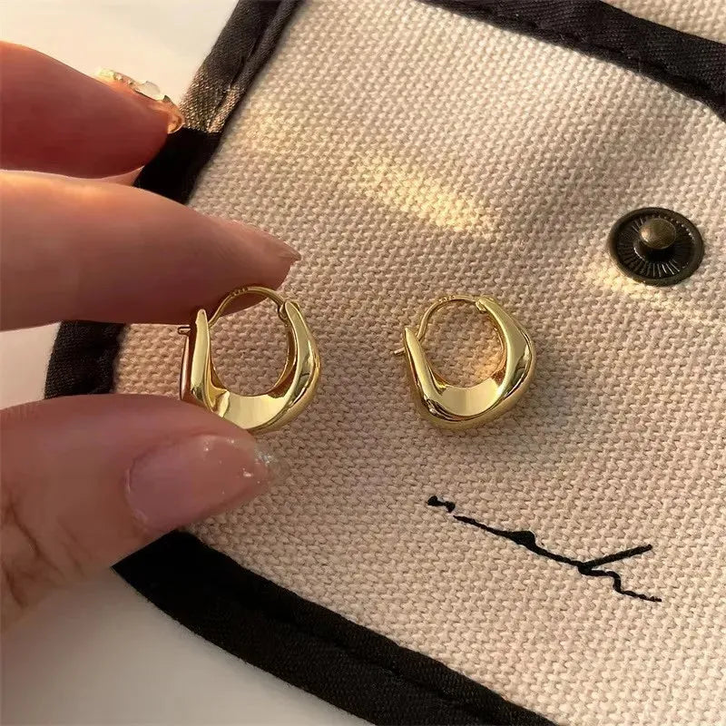 Minimal Hoop Earrings Minimal Hoop Earrings