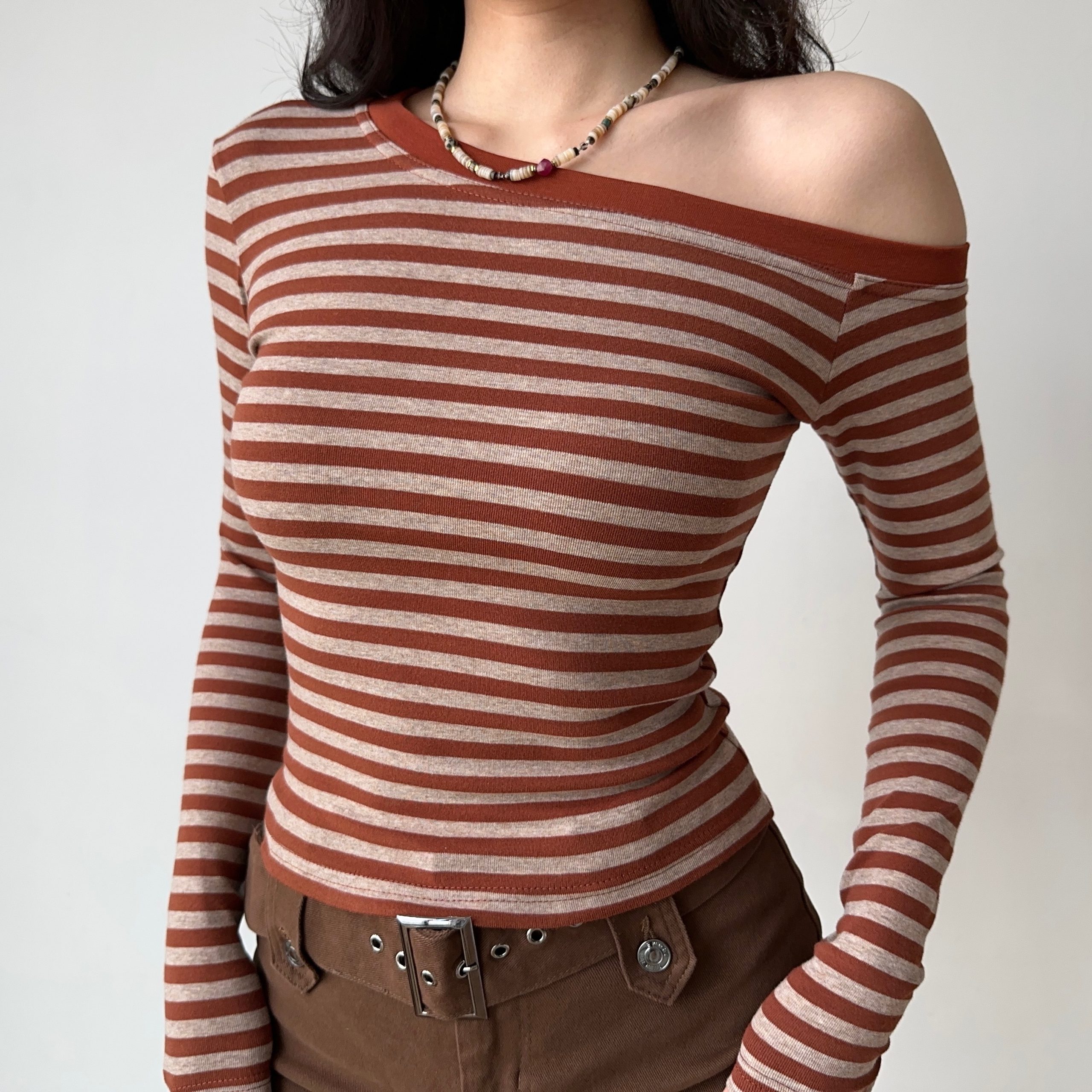 Off-Shoulder Striped Long Sleeve T-Shirt for Women - Slim Fit, Flattering Autumn/Winter Top in European & American Style