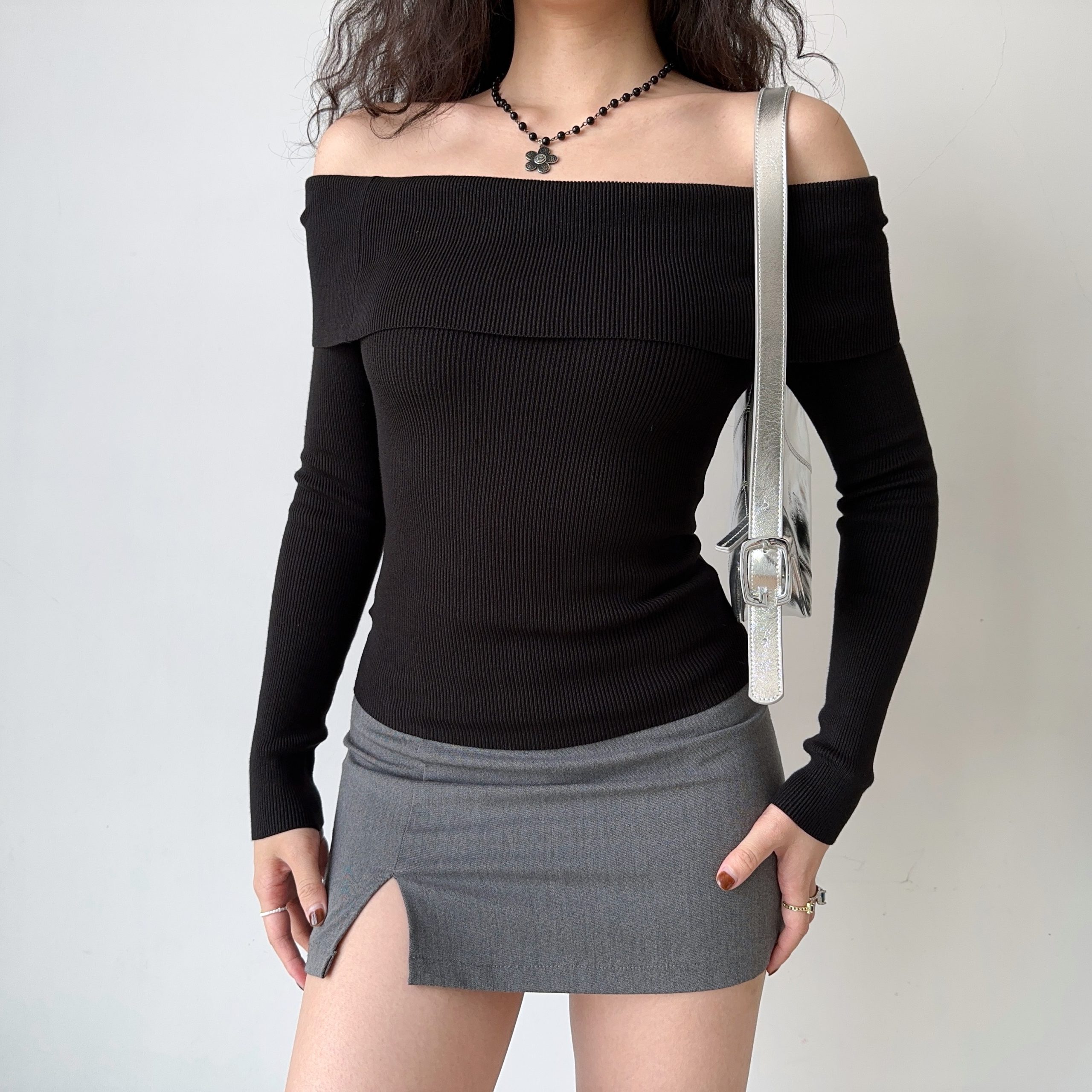One-Shoulder Ribbed White Knitted Sweater for Women - Winter Slim Fit Hot Girl Short Top, European American Style One-Shoulder Ribbed White Knitted Sweater for Women - Winter Slim Fit Hot Girl Short Top, European American Style