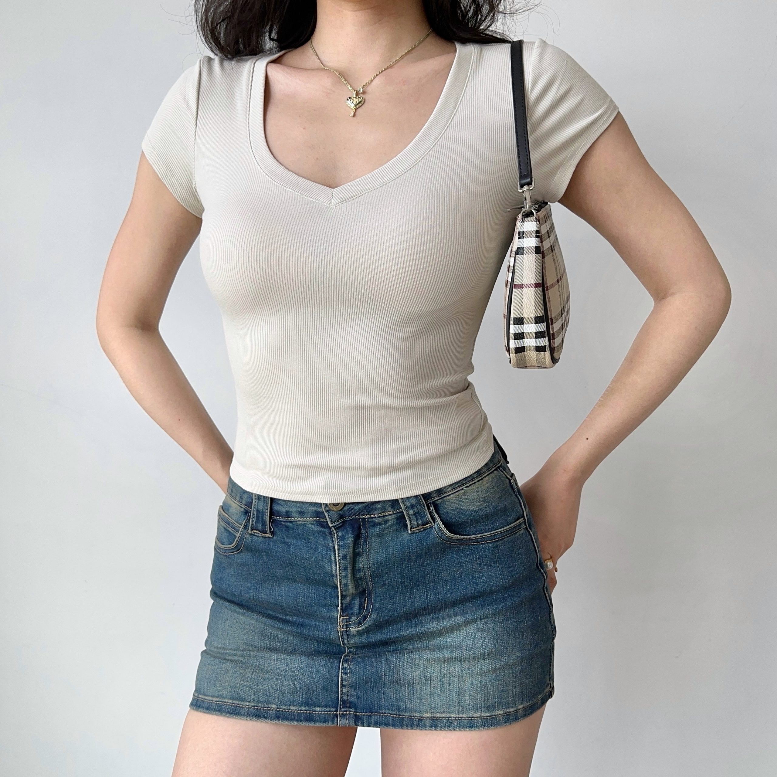 Slim Fit Ribbed V-Neck Short Sleeve T-Shirt for Women - Basic Summer Top, Casual Style, Essential Wardrobe Staple Slim Fit Ribbed V-Neck Short Sleeve T-Shirt for Women - Basic Summer Top, Casual Style, Essential Wardrobe Staple