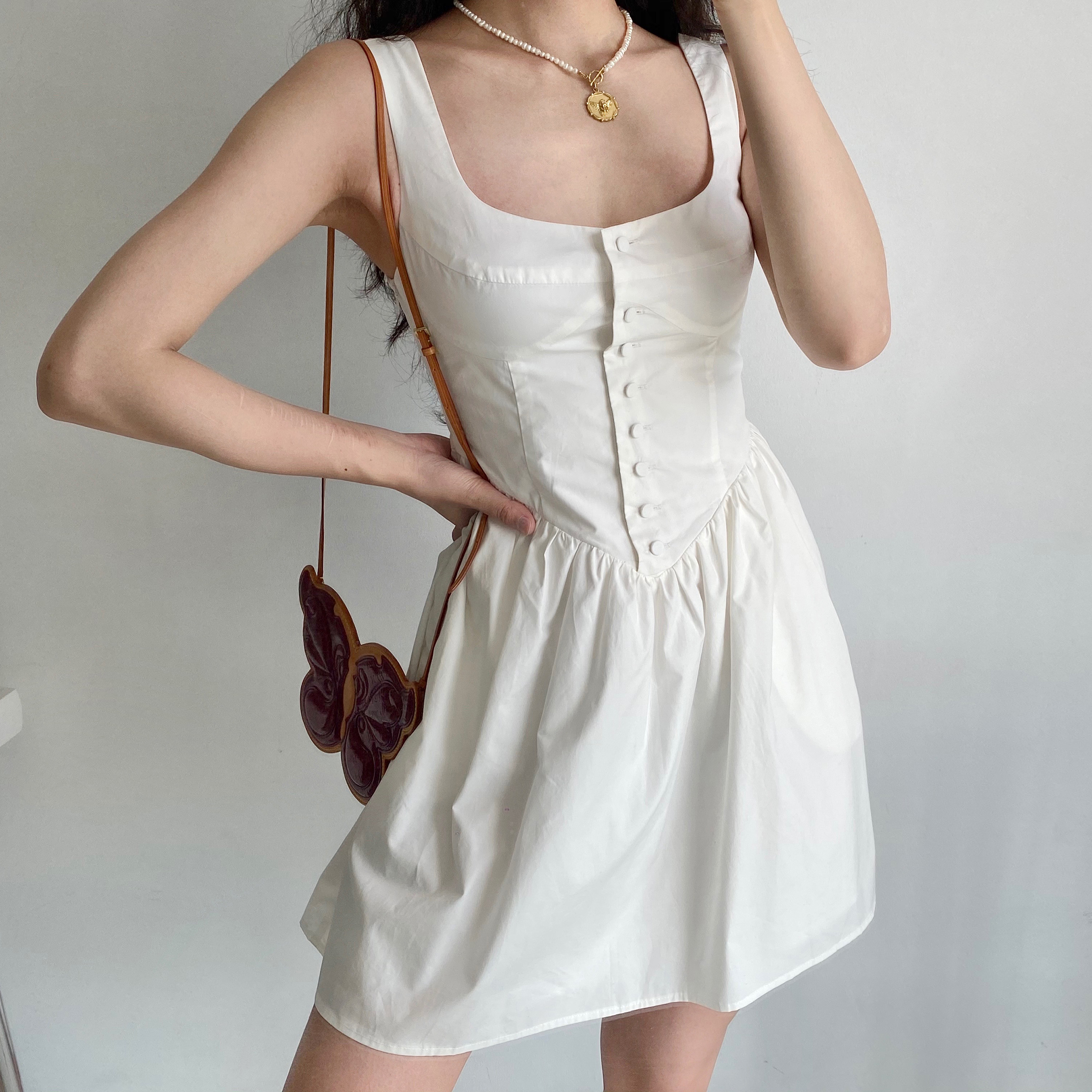 Vintage Court Style White Floral Pocket Tie Square Neck Sleeveless A-Line Dress for Women - Y2K Inspired Fashion