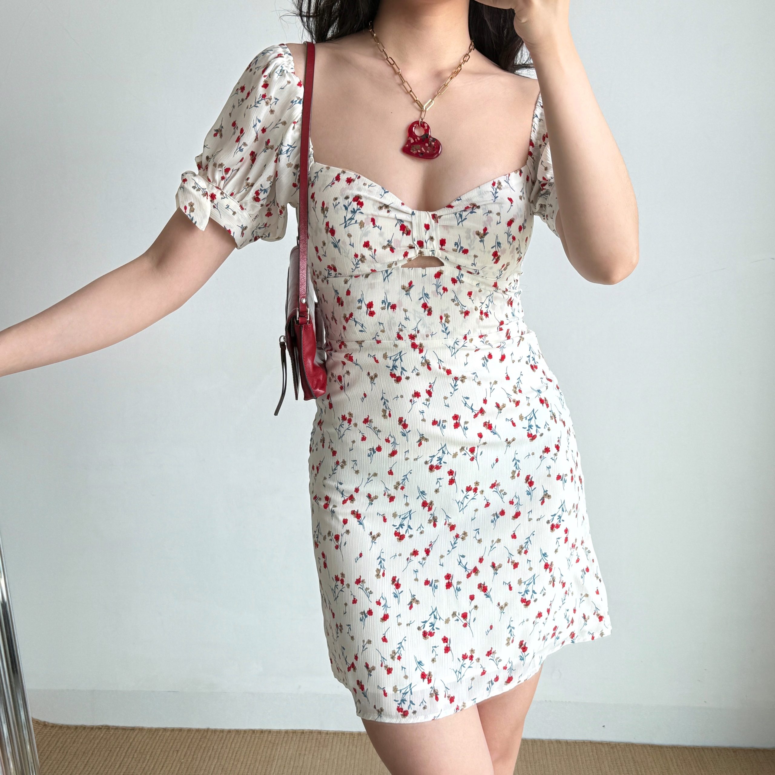 Vintage Floral Short Sleeve Dress with Front Bow and Hollow Waist - Summer 90s Style for Women