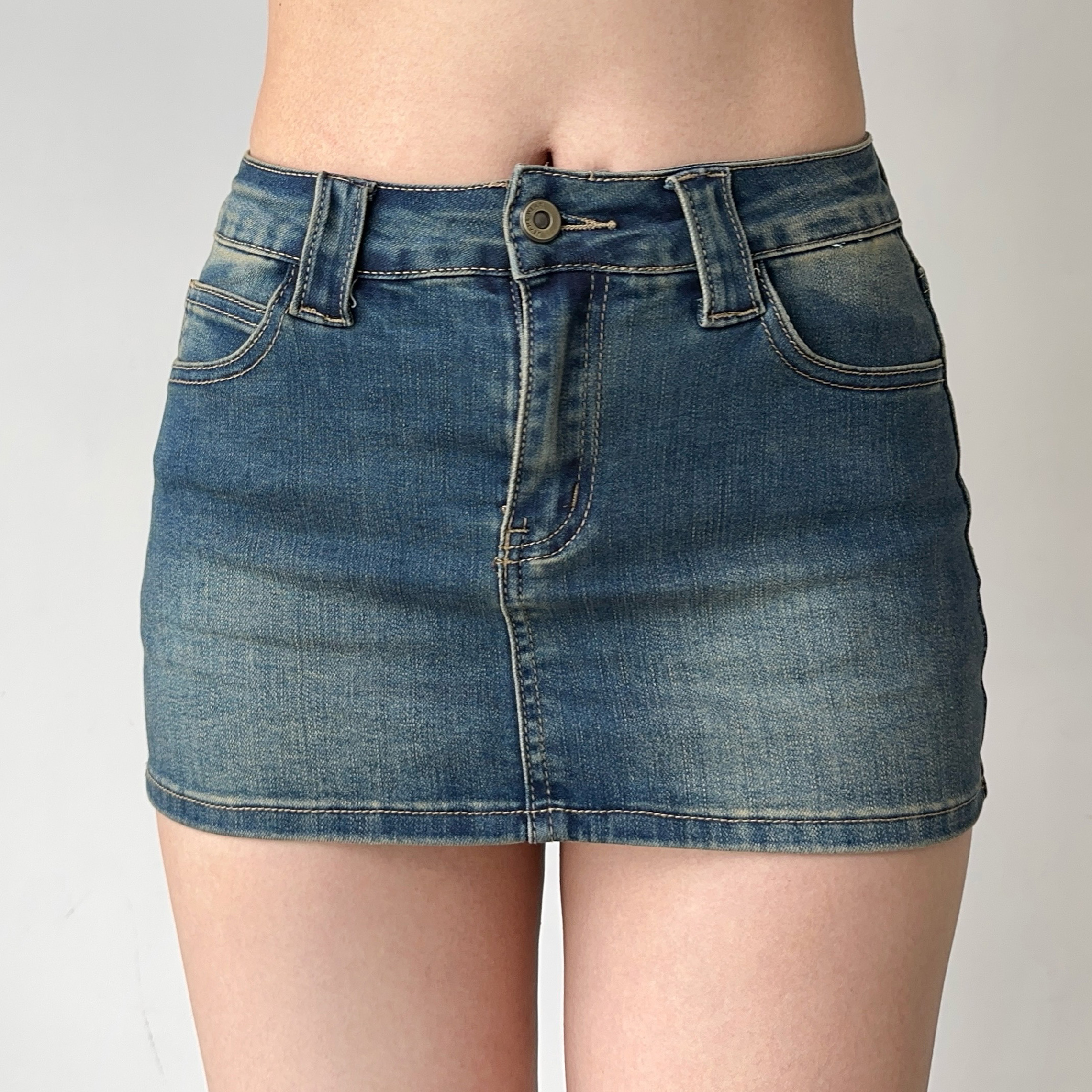 Vintage Low-Waist Denim Mini Skirt for Women - Slim Fit Bodycon Style, European and American Fashion, Anti-Exposure Design