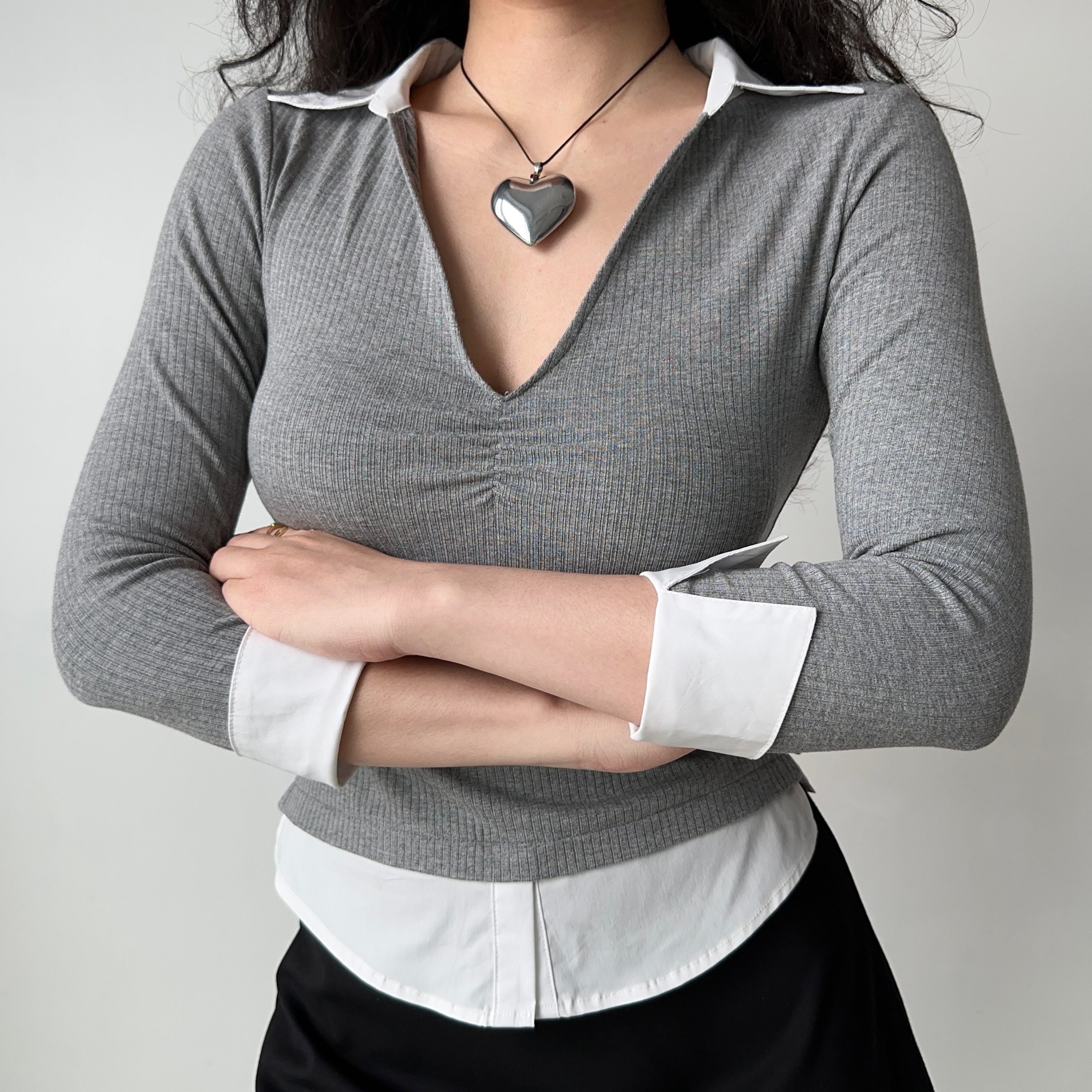 Women’s Slim Fit V-neck Spliced Two-Piece T-shirt with Three-Quarter Sleeves - Flattering Casual Top for Everyday Wear